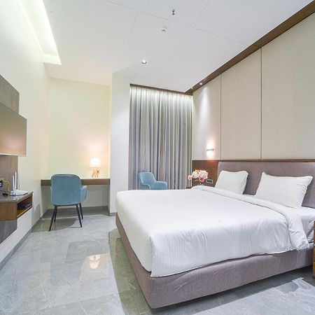 Hotel Devgiri Inn And Restaurant Sangli ภายนอก รูปภาพ