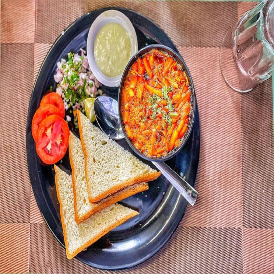 Hotel Devgiri Inn And Restaurant Sangli ภายนอก รูปภาพ