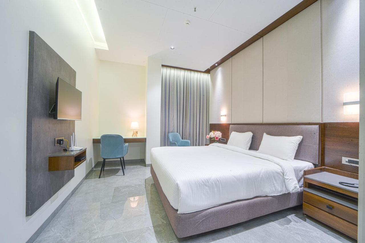 Hotel Devgiri Inn And Restaurant Sangli ภายนอก รูปภาพ